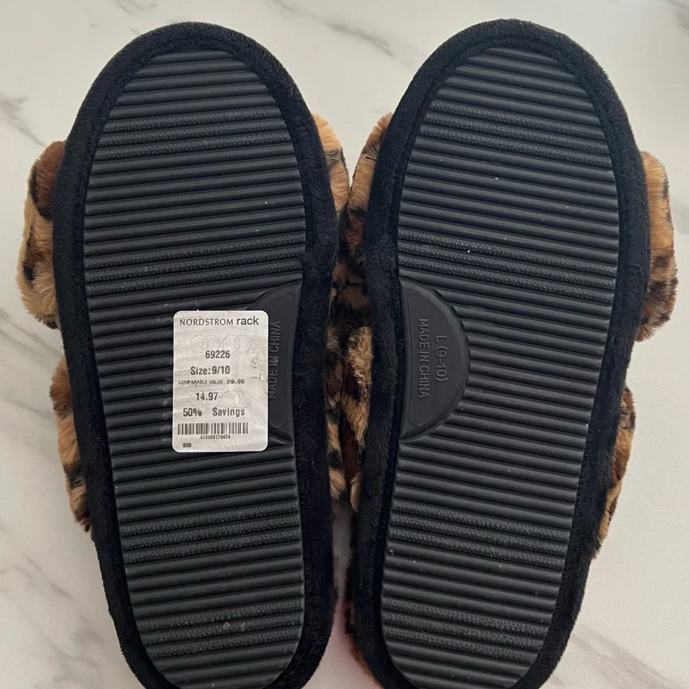 Leopard Slippers - Picture 2 of 2
